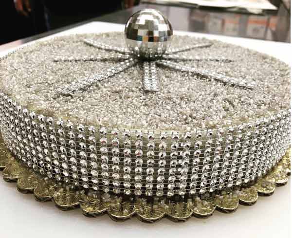 decorated whole cake, Disco cake decarated in silver with light ball